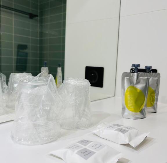 Номер Стандарт, Kyriad Aéroport Marseille