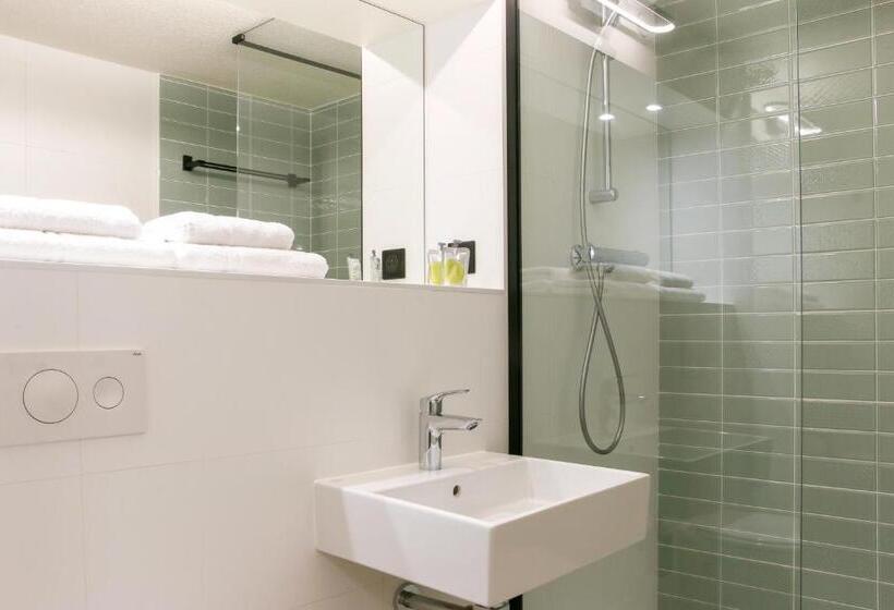 Номер Стандарт, Kyriad Aéroport Marseille