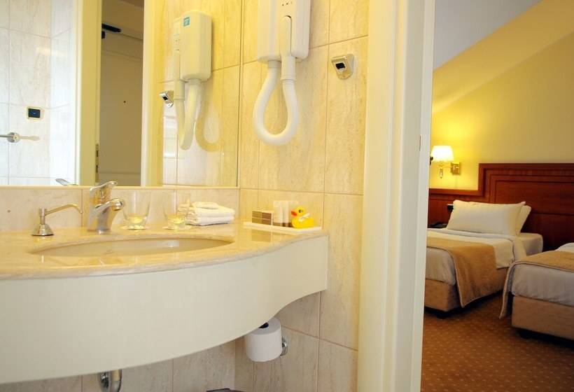 اتاق سوپریور, My City