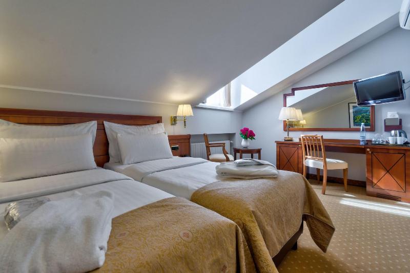 اتاق سوپریور, My City