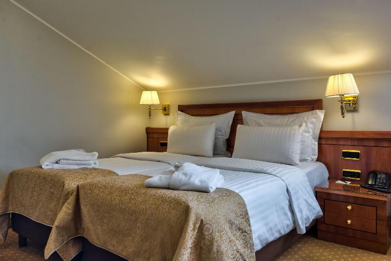 اتاق سوپریور, My City