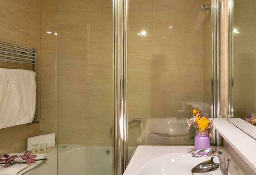 スタンダードルーム, Izan Puerta de Gredos