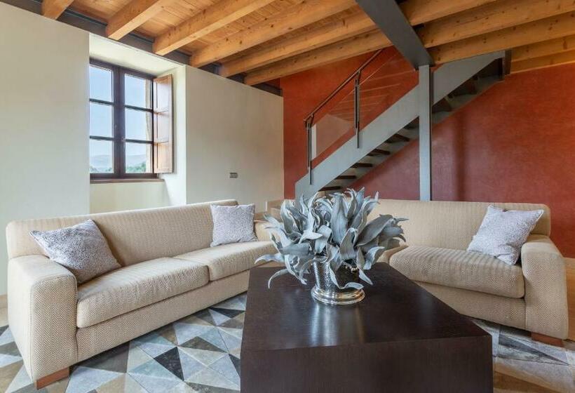 スイート, Izan Puerta de Gredos