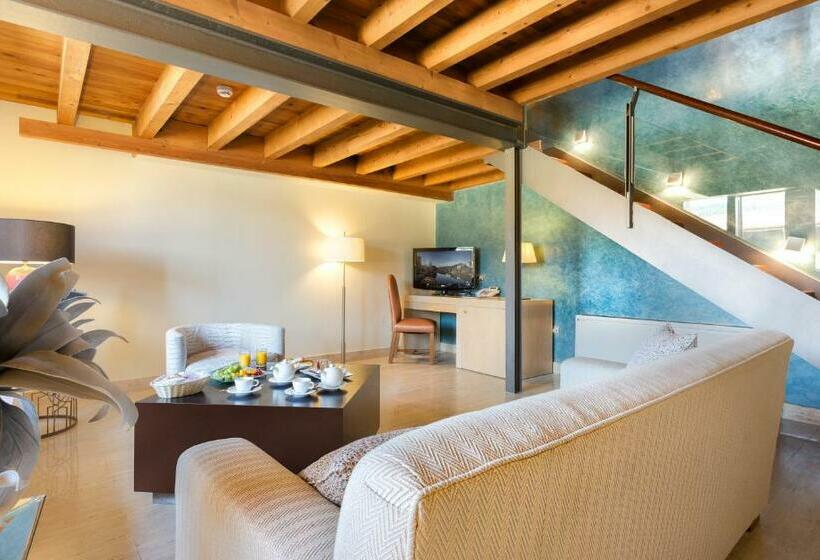 סוויטה, Izan Puerta de Gredos