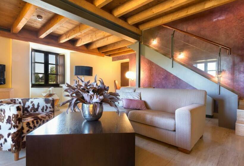 סוויטה, Izan Puerta de Gredos