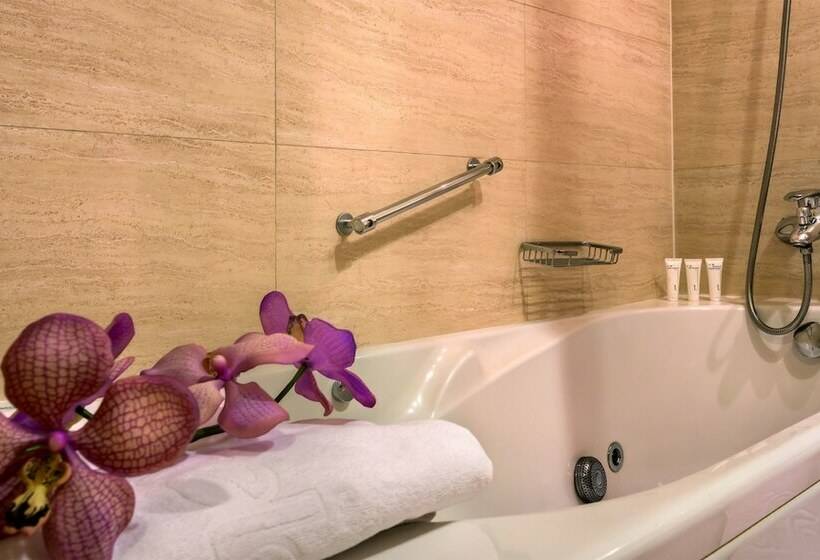 スタンダードトリプルルーム, Izan Puerta de Gredos