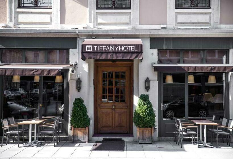 استودیوی استاندارد, Tiffany