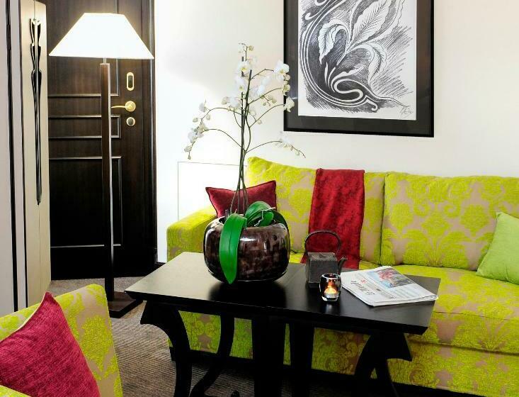 استودیوی استاندارد, Tiffany