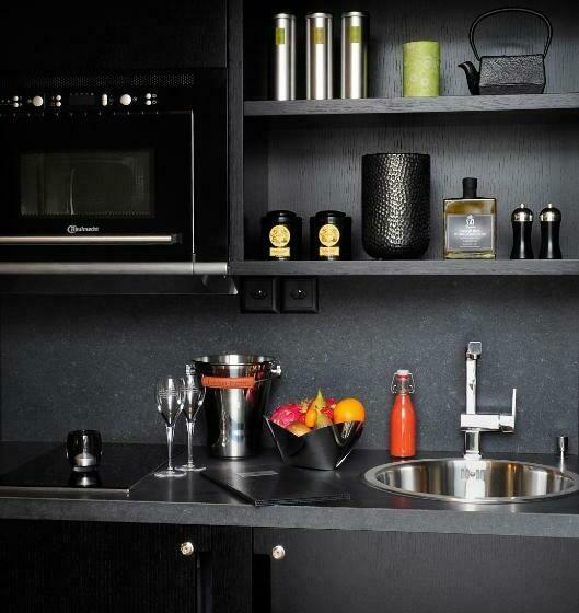 استودیوی استاندارد, Tiffany