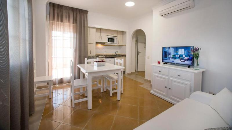 Апартаменты 1 Спальня Вид на Бассейн, Leo San Bruno