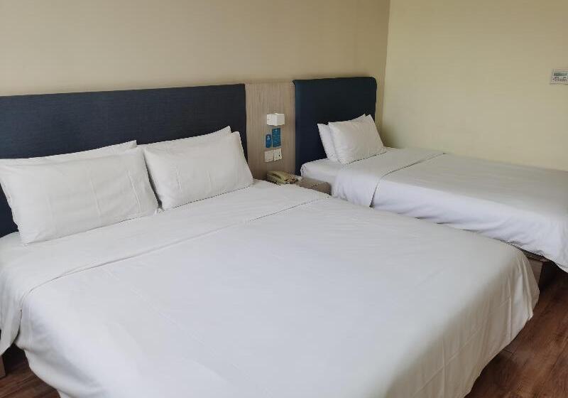 패밀리 룸, Hanting  Shanghai Jiangning Road Xin Dian