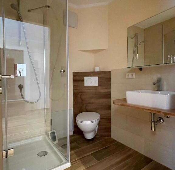 Quarto standard, Andrea