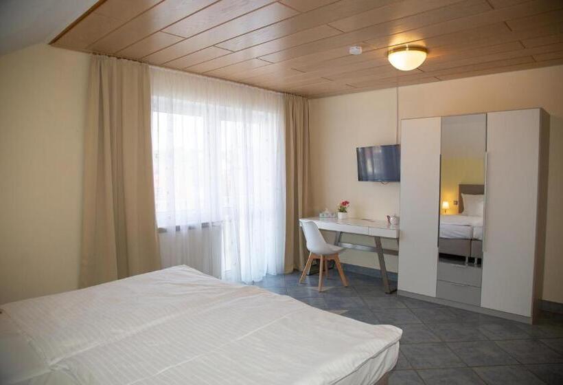 Quarto standard, Andrea