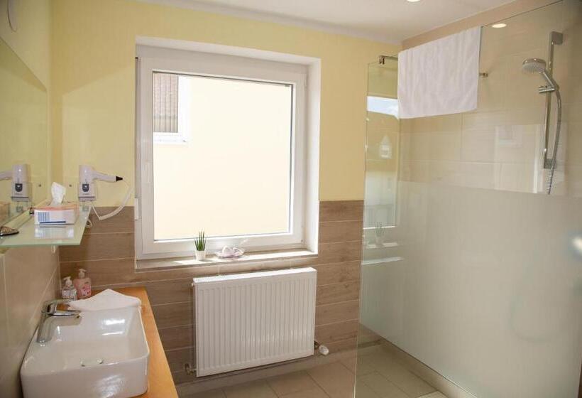 Quarto standard, Andrea