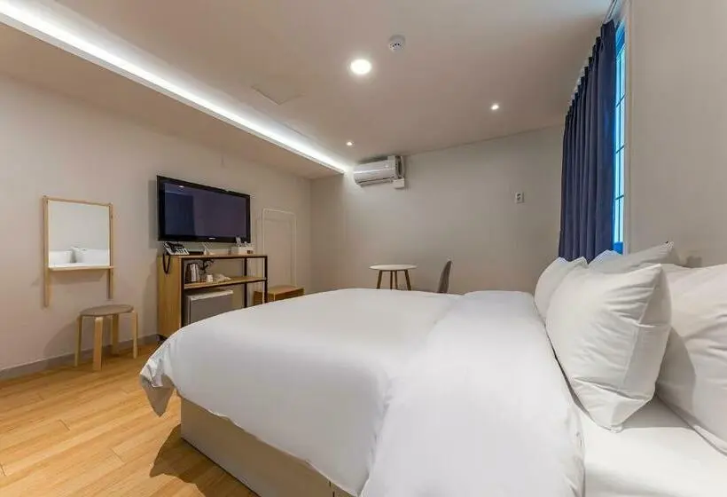 スタンダードルーム, 1962 Business Hotel Chuncheon Branch