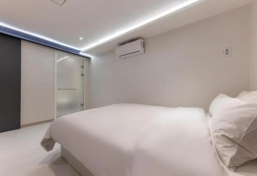 スーペリアールーム, 1962 Business Hotel Chuncheon Branch