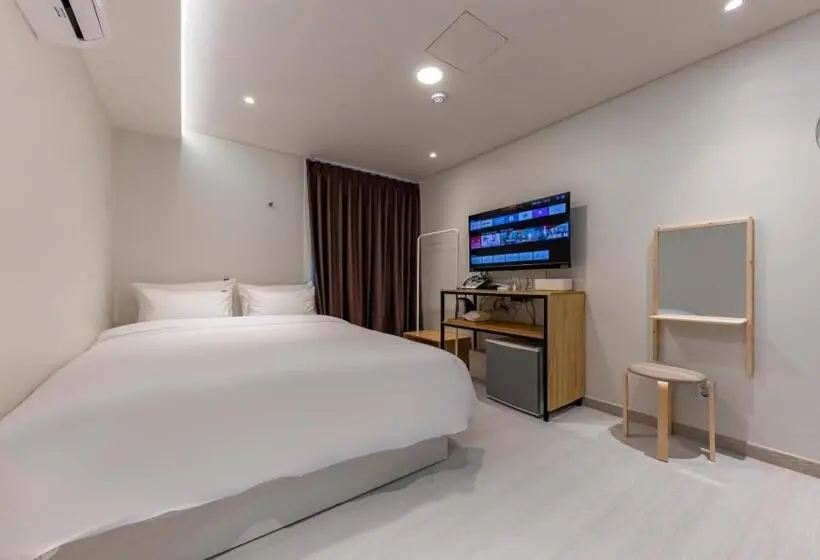 スーペリアールーム, 1962 Business Hotel Chuncheon Branch