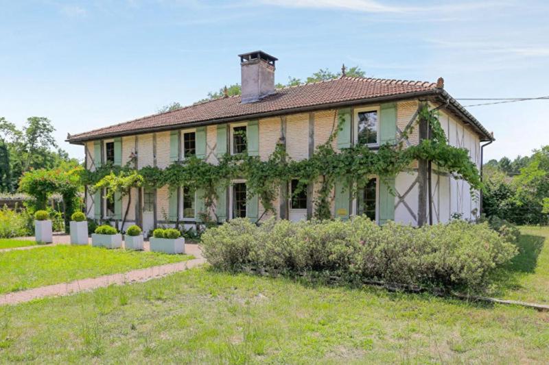 Семейный Номер, La Résinière De Pirique