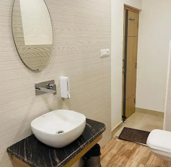 キングサイズベッドのスタンダードルーム, Siddharth Bnb Near Golden Temple