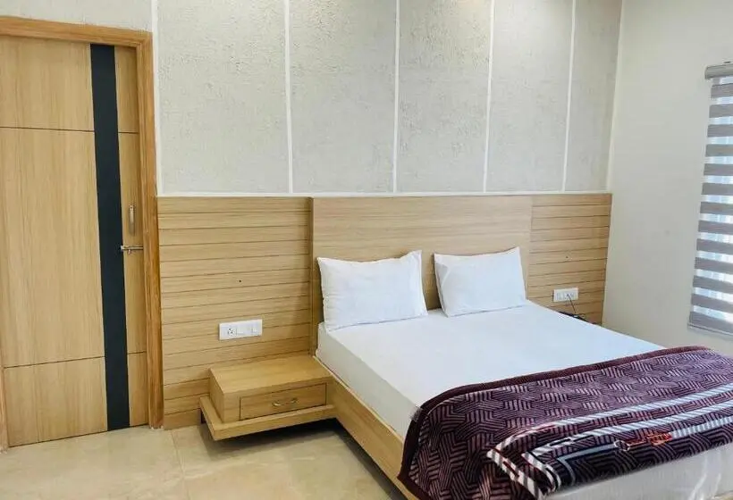 キングサイズベッドのスタンダードルーム, Siddharth Bnb Near Golden Temple