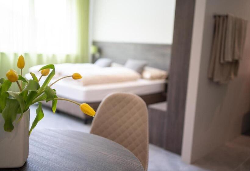 패밀리 룸, Eee Hotel Liezen
