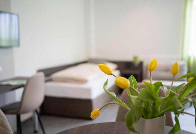 ファミリールーム, Eee Hotel Liezen