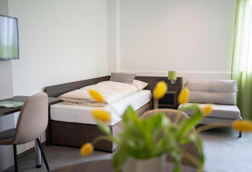 ファミリールーム, Eee Hotel Liezen