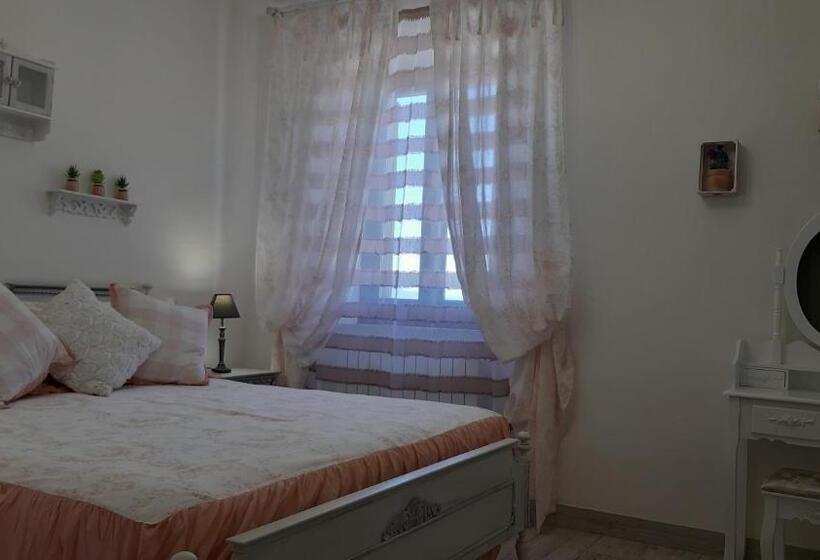 Номер Стандарт, Corte Degli Angeli