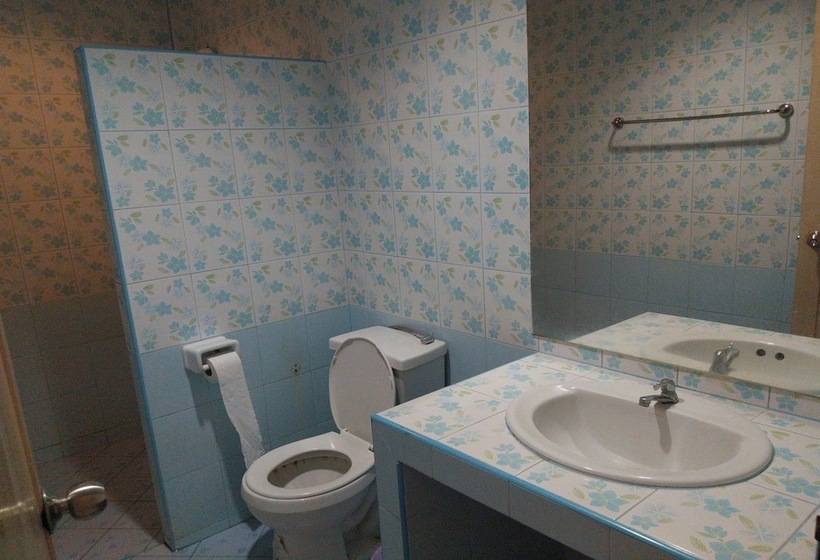 غرفة عائلية, Review Resort