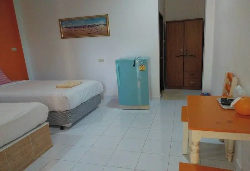 Perhehuone, Review Resort