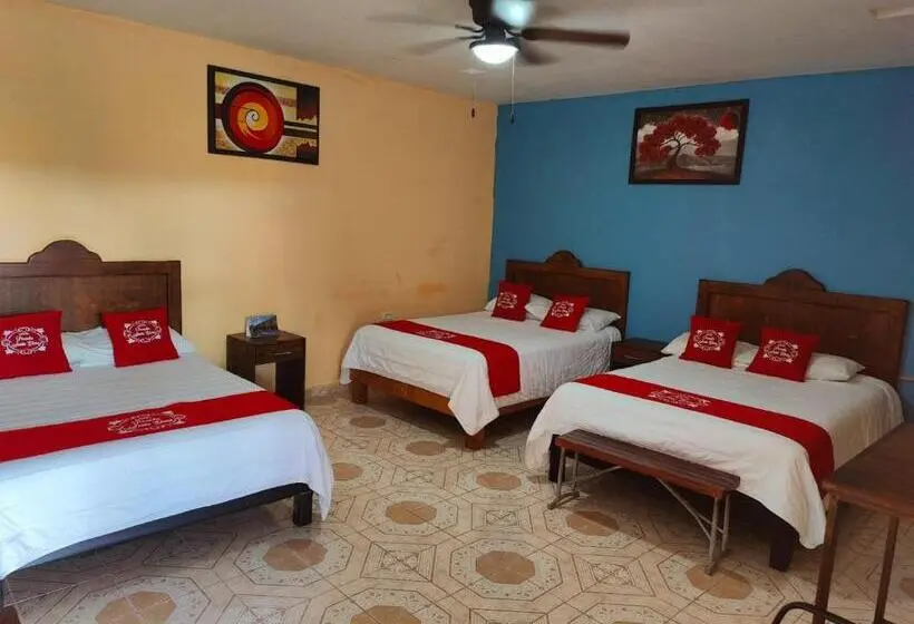 Standard Kolmen Hengen Huone, Posada Santa Elena