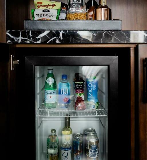 Стандартный Номер Кровать Кинг, Surety