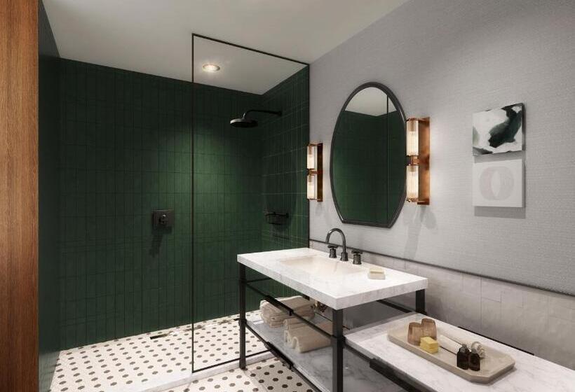 스탠다드 룸 킹사이즈 침대, Surety