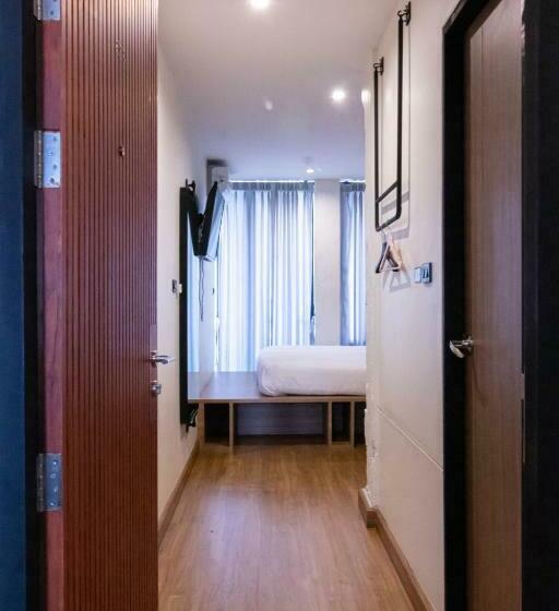 스탠다드 스튜디오, The Singha Hotel   Korat