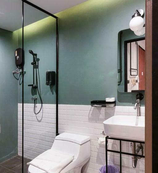 스탠다드 스튜디오, The Singha Hotel   Korat