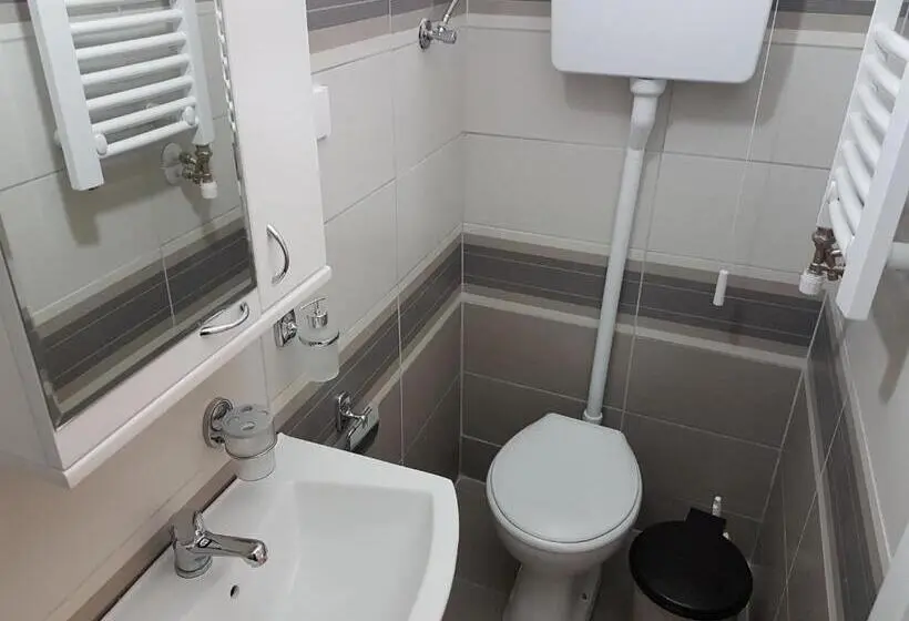 اتاق استاندارد سه نفره, Hostel Beko