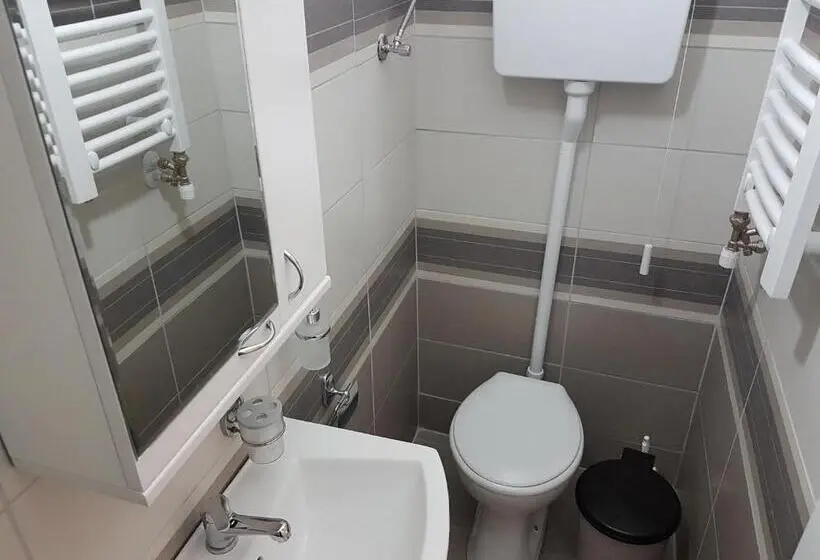 اتاق استاندارد سه نفره, Hostel Beko