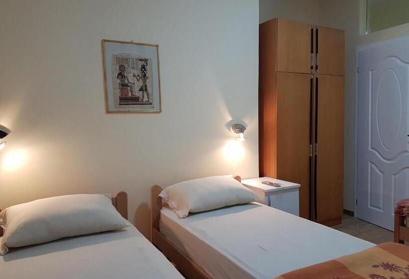 اتاق استاندارد سه نفره, Hostel Beko