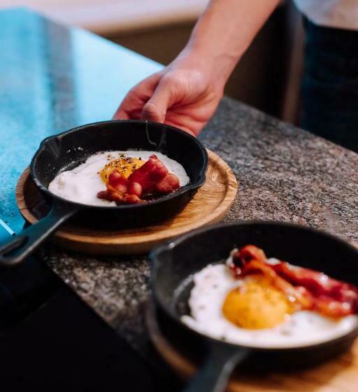 חדר דלוקס, Astoria