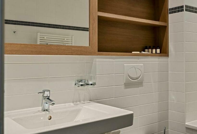 חדר דלוקס, Astoria