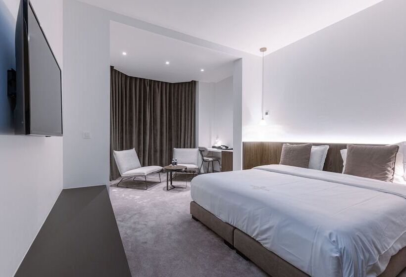 חדר דלוקס, Astoria