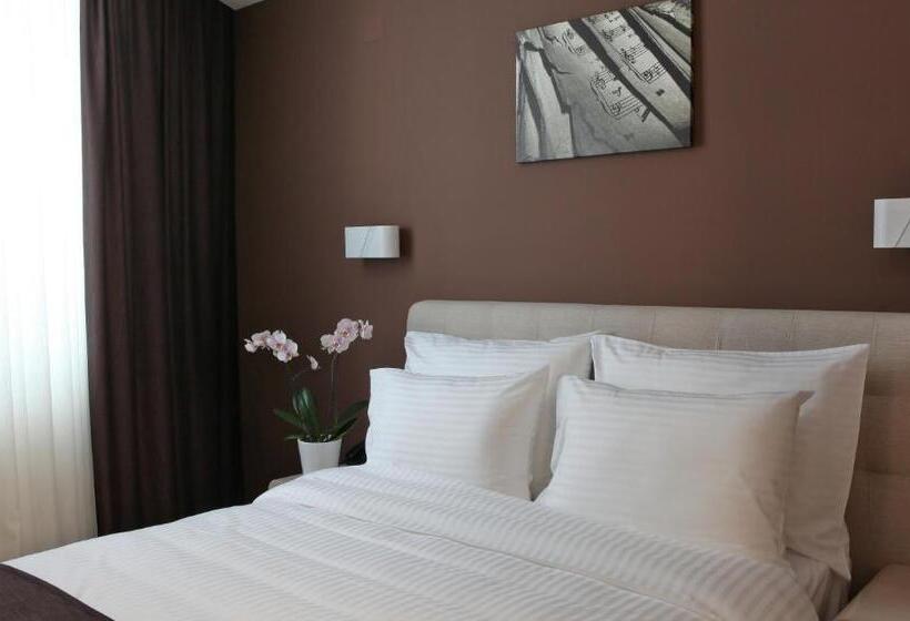 اتاق لوکس یک تخته, Garni Hotel Aveny