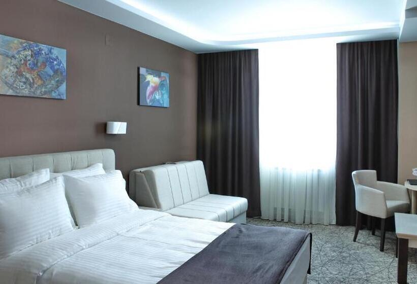 اتاق لوکس یک تخته, Garni Hotel Aveny