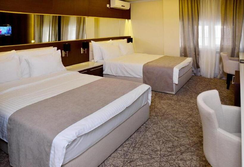 اتاق خانوادگی, Garni Hotel Aveny