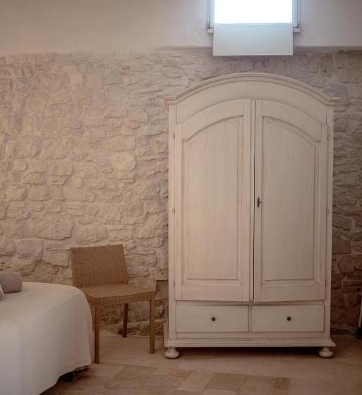 شقة غرفة واحدة, Masseria Pavone