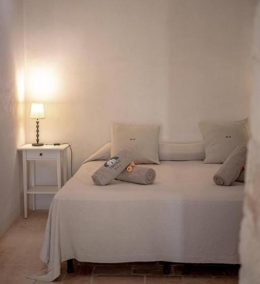 شقة غرفة واحدة, Masseria Pavone