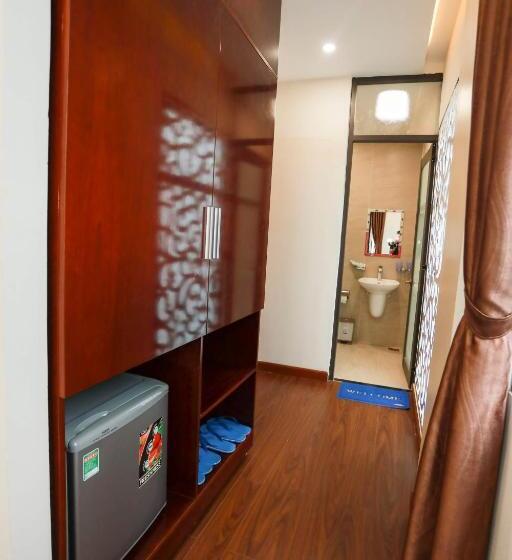 اتاق استاندارد با بالکن, Khách Sạn Triều Dâng