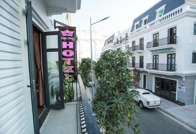 اتاق لوکس با بالکن, Khách Sạn Triều Dâng