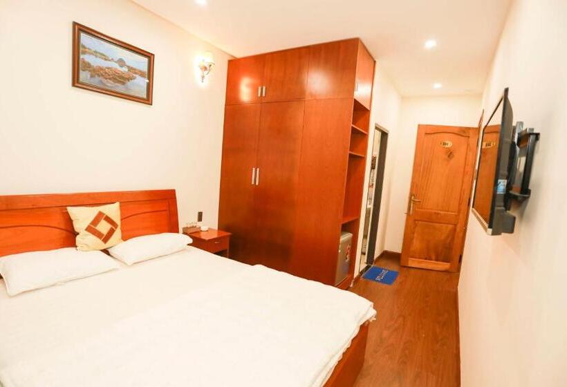 اتاق لوکس با بالکن, Khách Sạn Triều Dâng