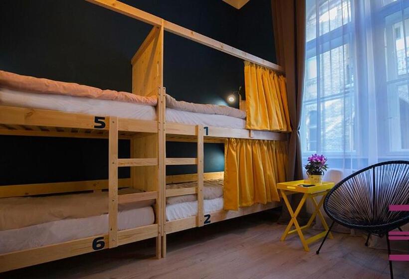 سرير فى غرفة مشتركه, Inverve Hostel